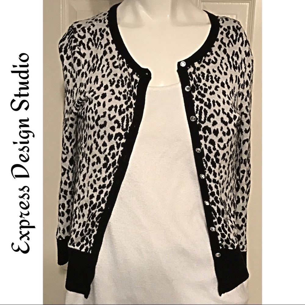 Express Design Animal Print Sweater Size M 10